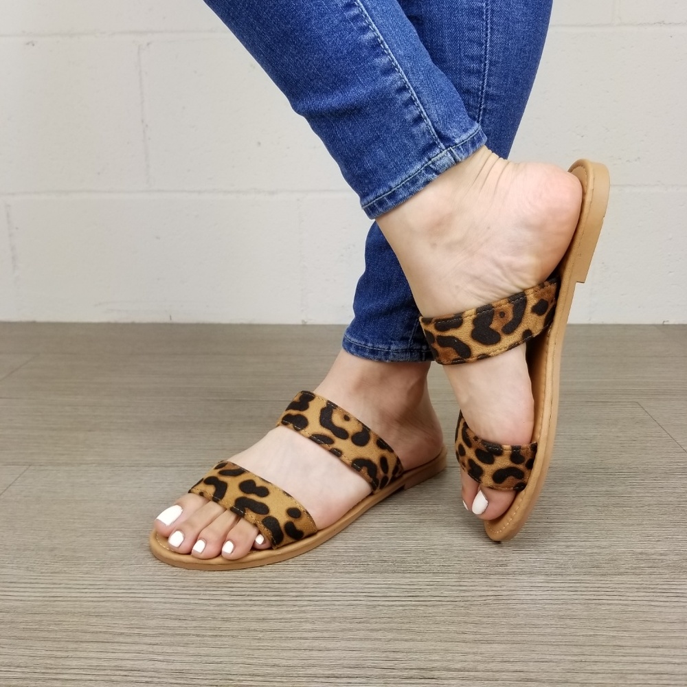 Leopard Print Double Strap Flat Summer Sandals - Picture 4 of 8